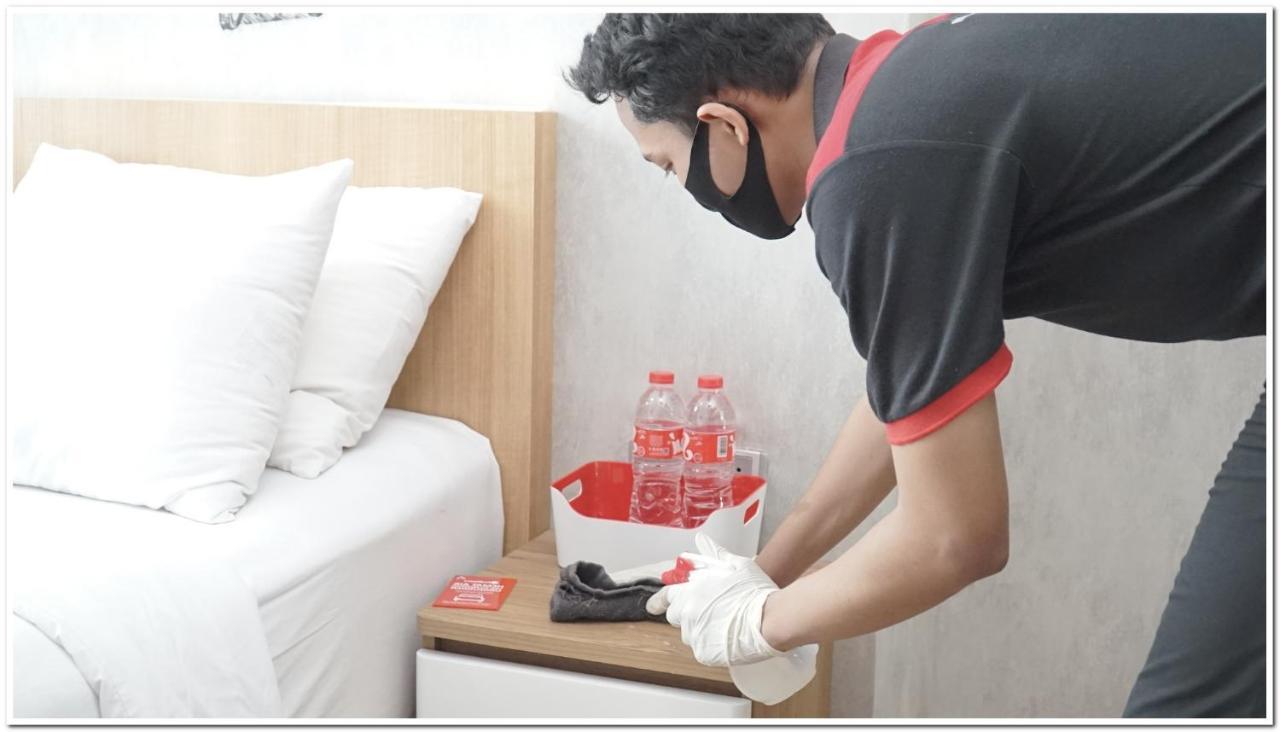 Reddoorz Plus @ Purwosari Solo Dış mekan fotoğraf