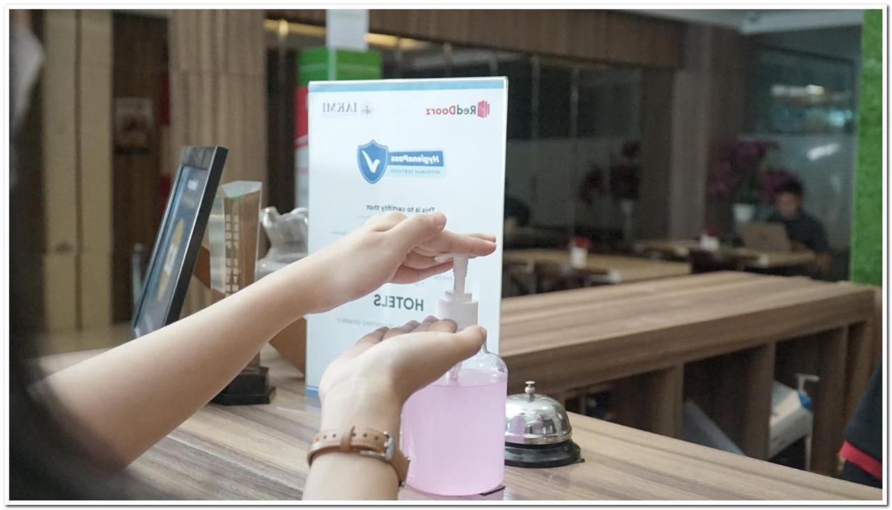 Reddoorz Plus @ Purwosari Solo Dış mekan fotoğraf