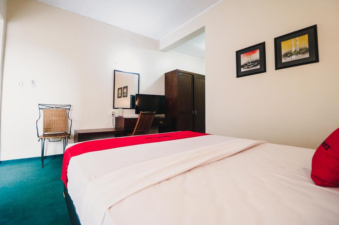 Reddoorz Plus @ Purwosari Solo Dış mekan fotoğraf