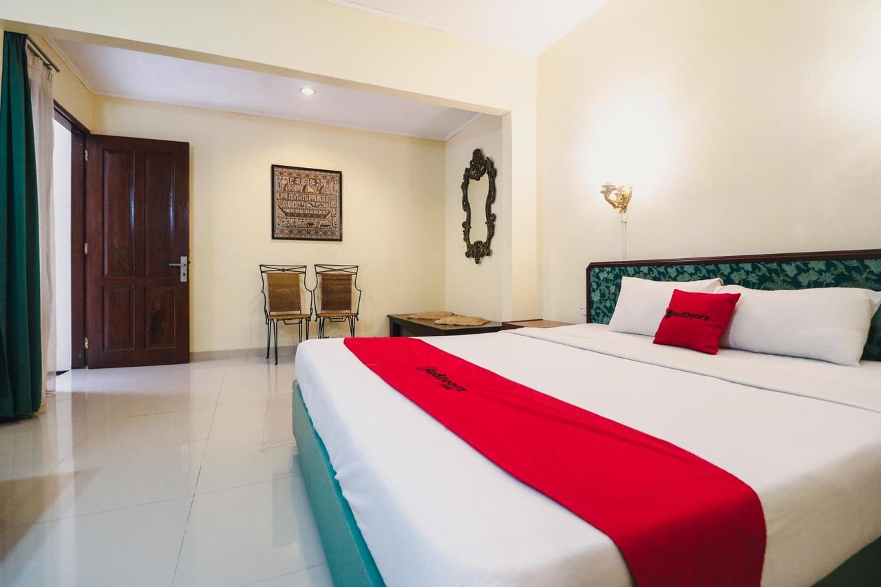 Reddoorz Plus @ Purwosari Solo Dış mekan fotoğraf