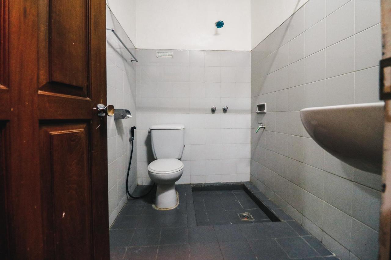 Reddoorz Plus @ Purwosari Solo Dış mekan fotoğraf