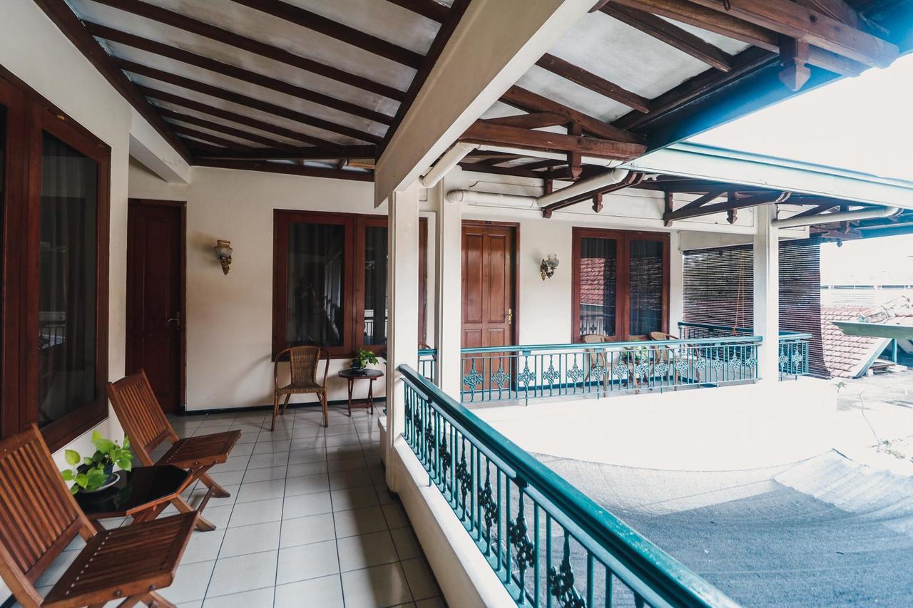 Reddoorz Plus @ Purwosari Solo Dış mekan fotoğraf