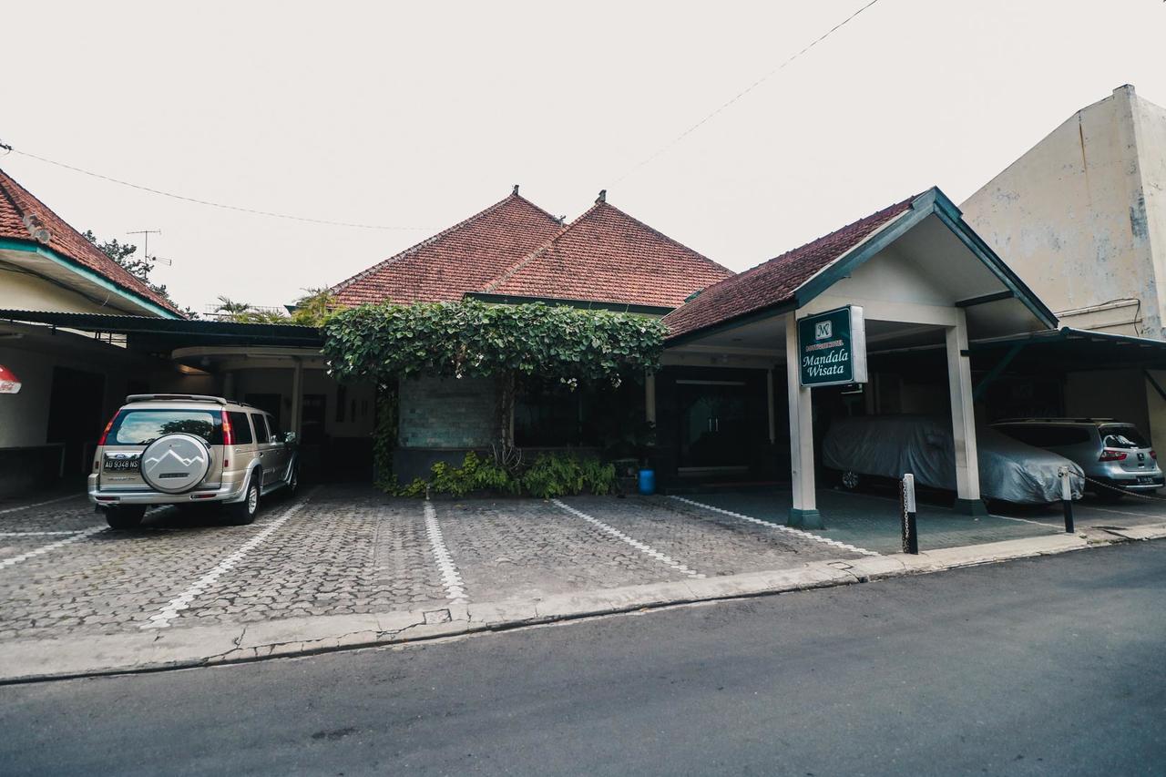 Reddoorz Plus @ Purwosari Solo Dış mekan fotoğraf