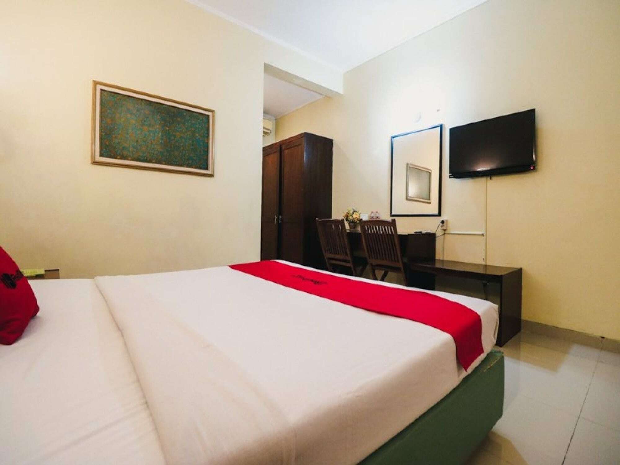Reddoorz Plus @ Purwosari Solo Dış mekan fotoğraf